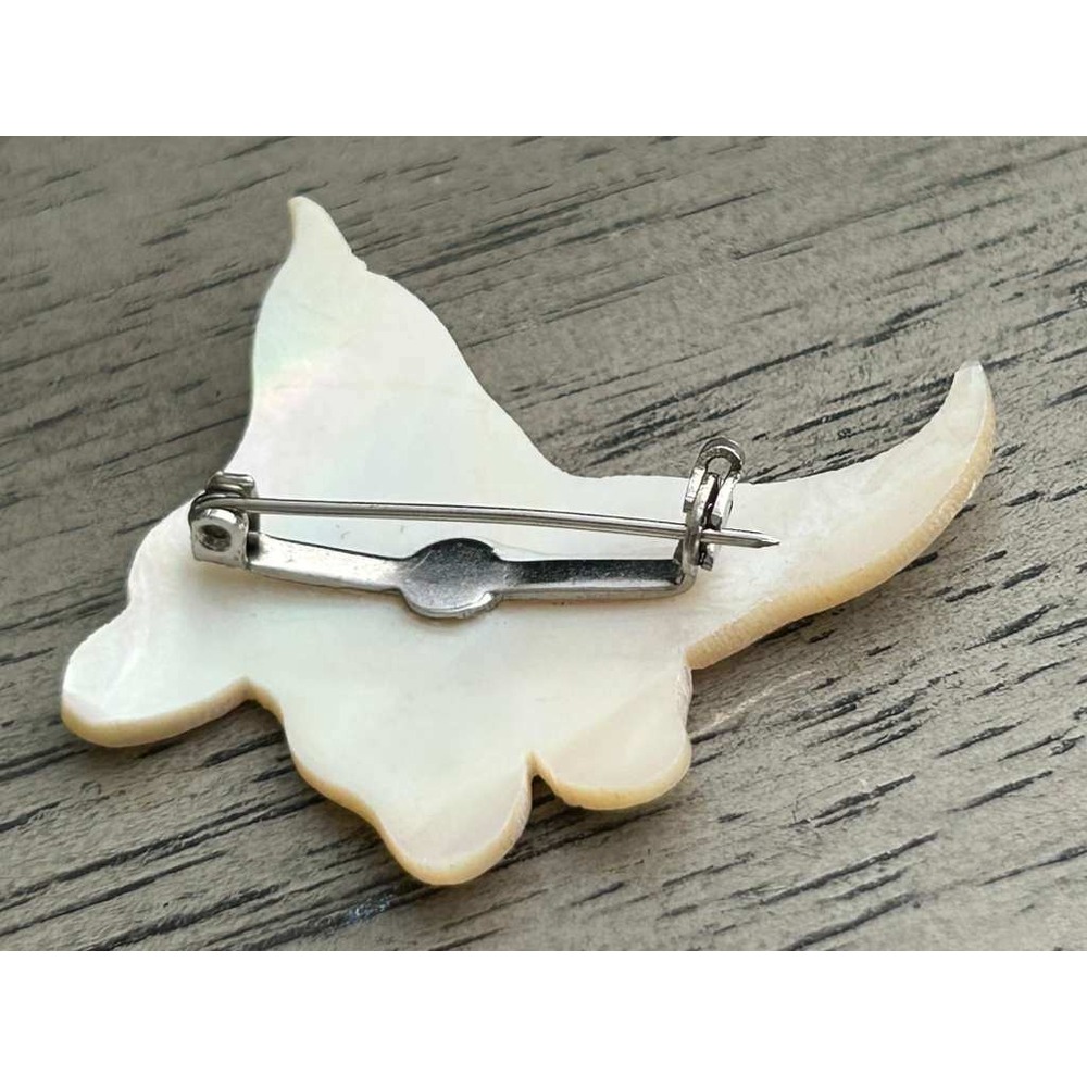 Vintage Nacar Genuino Mother of Pearl Carved‎ Leaf Brooch Iridescent Pin - Picture 5 of 8